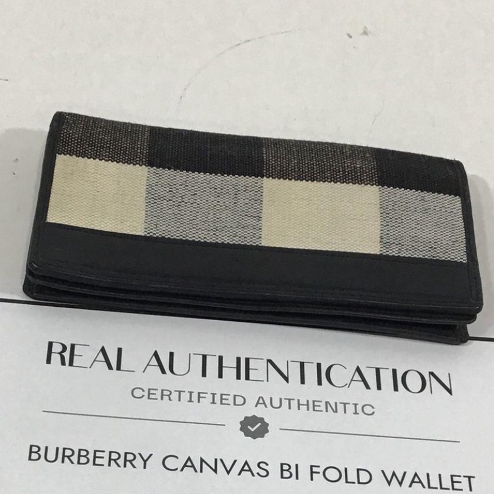 Women’s Burberry Bi-fold Slim Black and White Checkered Wallet
